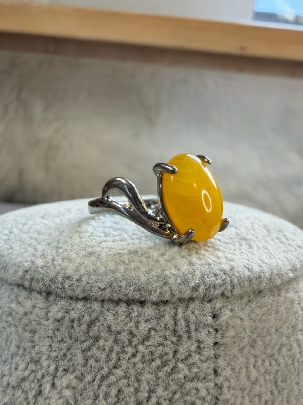 Vintage Yellow Stone Ring Silver Tone Costume Jewelry Womens Size 12 Boho whimsy - Picture 3 of 5